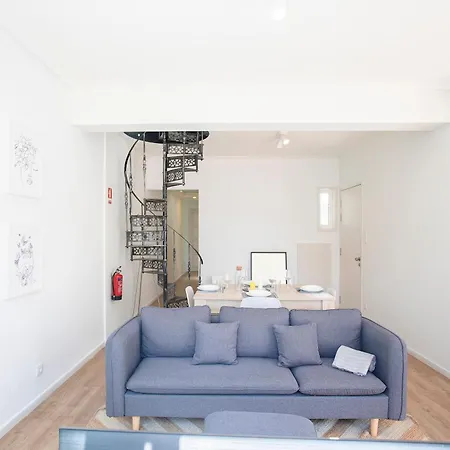 Liiiving In - Downtown Balcony Apartment Porto