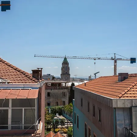 Liiiving In - Downtown Balcony