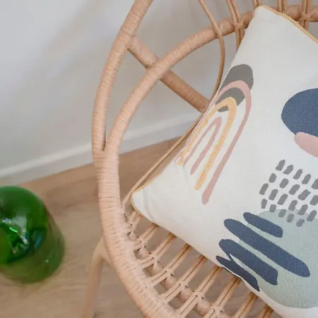 Liiiving In - Downtown Balcony Апартаменты