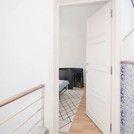 Liiiving In - Downtown Balcony Апартаменты Порту