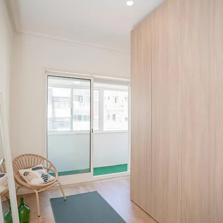 Liiiving In - Downtown Balcony Appartement *