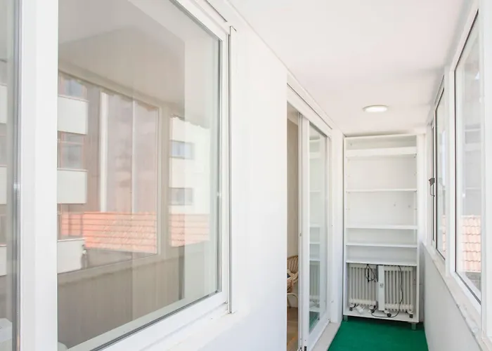 Liiiving In - Downtown Balcony Πόρτο