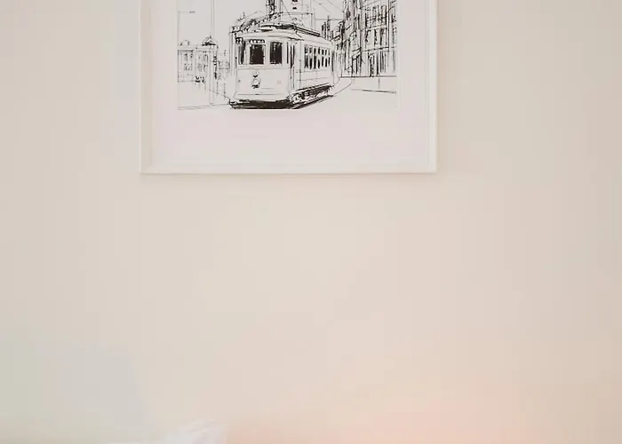 Liiiving In - Downtown Balcony Apartman *