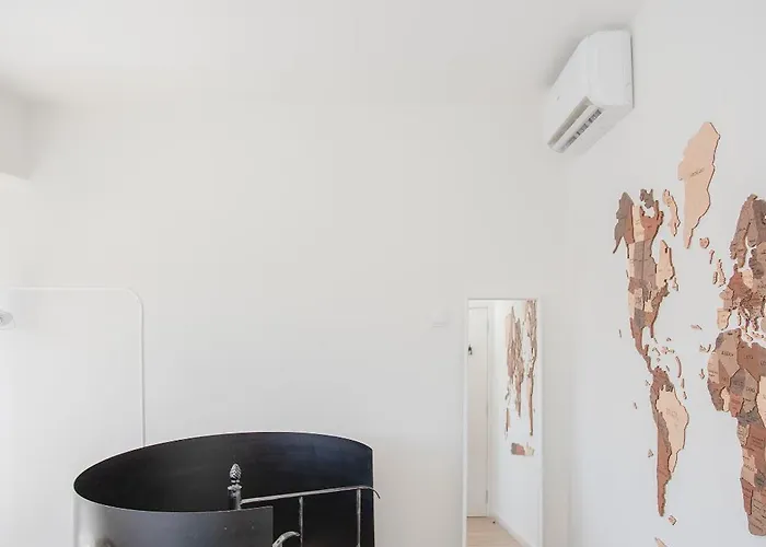 Liiiving In - Downtown Balcony بورتو