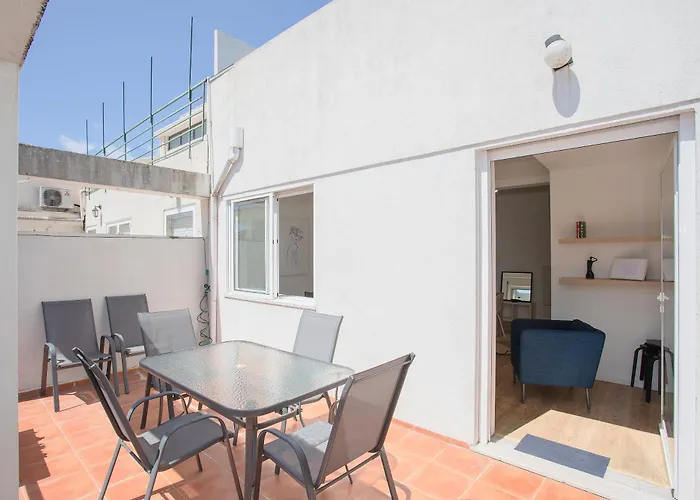 Liiiving In - Downtown Balcony Διαμέρισμα