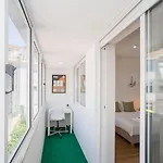 Daire Liiiving In - Downtown Balcony