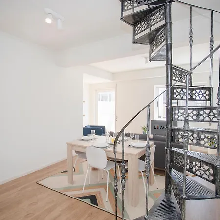 Liiiving In - Downtown Balcony Apartment Porto