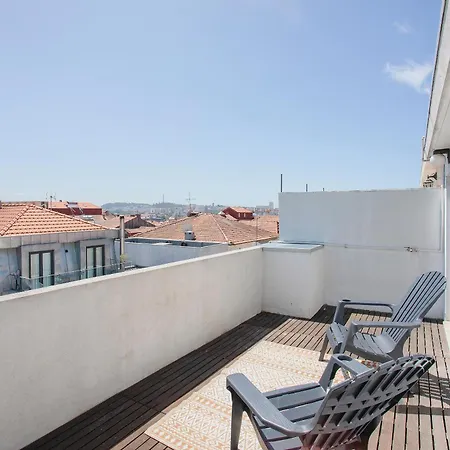 Liiiving In - Downtown Balcony * Oporto