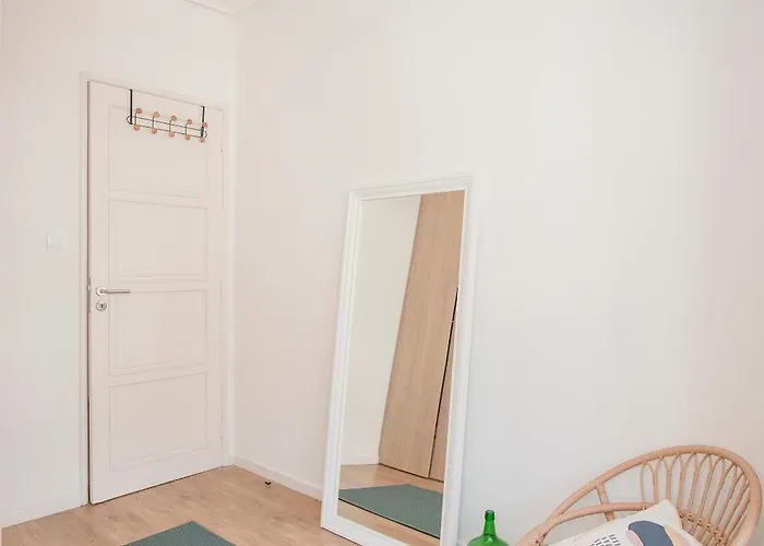 Liiiving In - Downtown Balcony * Porto