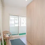 Liiiving In - Downtown Balcony Apartman *