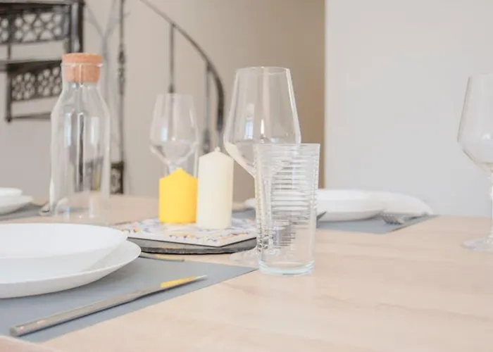 Liiiving In - Downtown Balcony * Porto